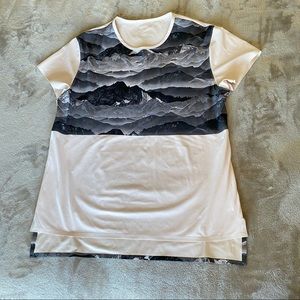 Lululemon Tee